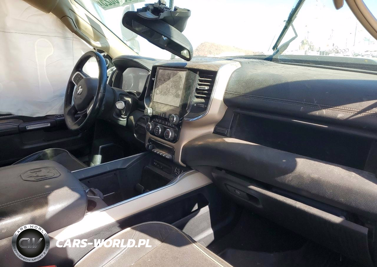 2019 Ram 3500 Laramie VIN:3C63RRJL6KG592283 - 5