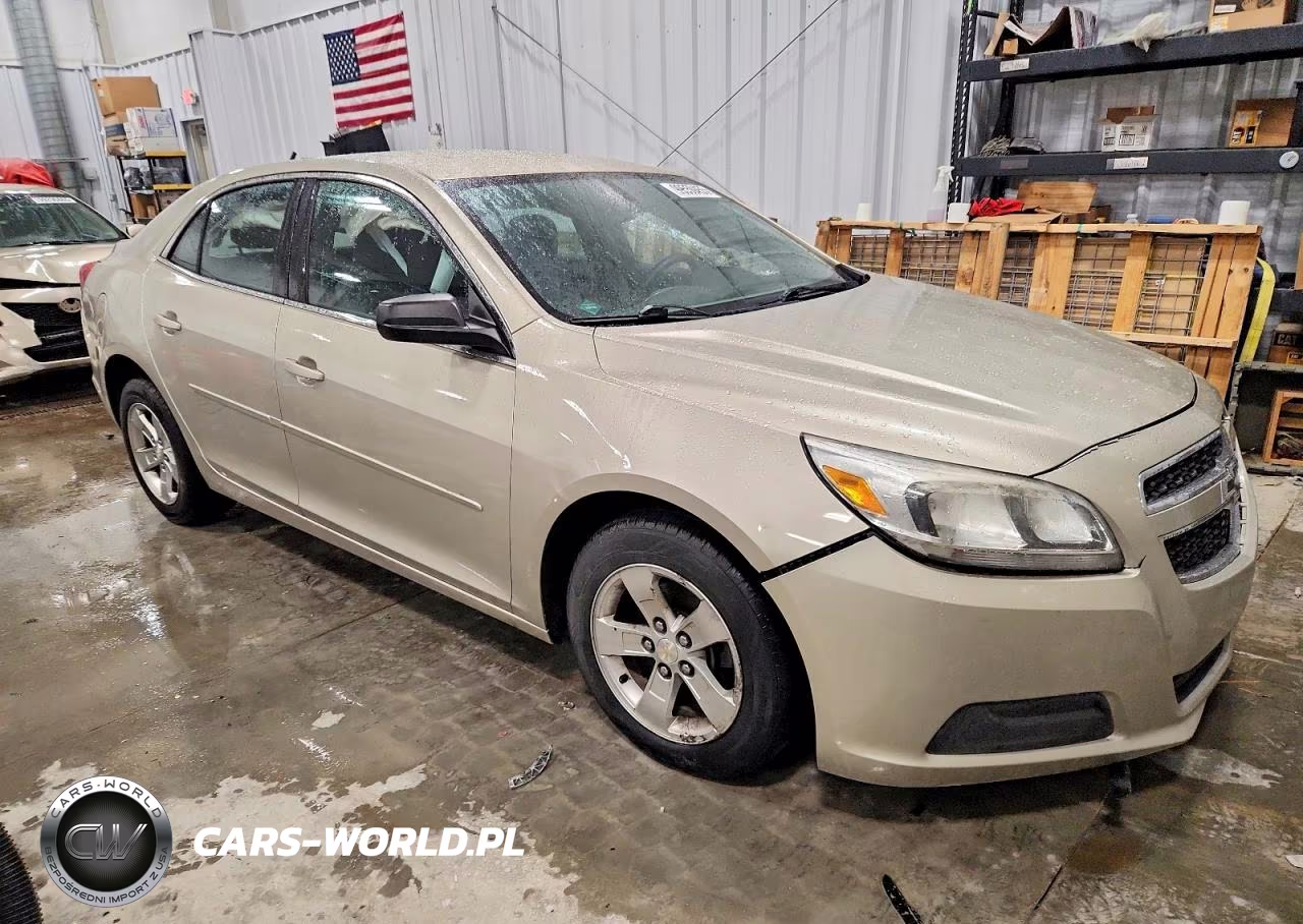 2013 Chevrolet Malibu Ls VIN:1G11B5SA5DF143619 - 4