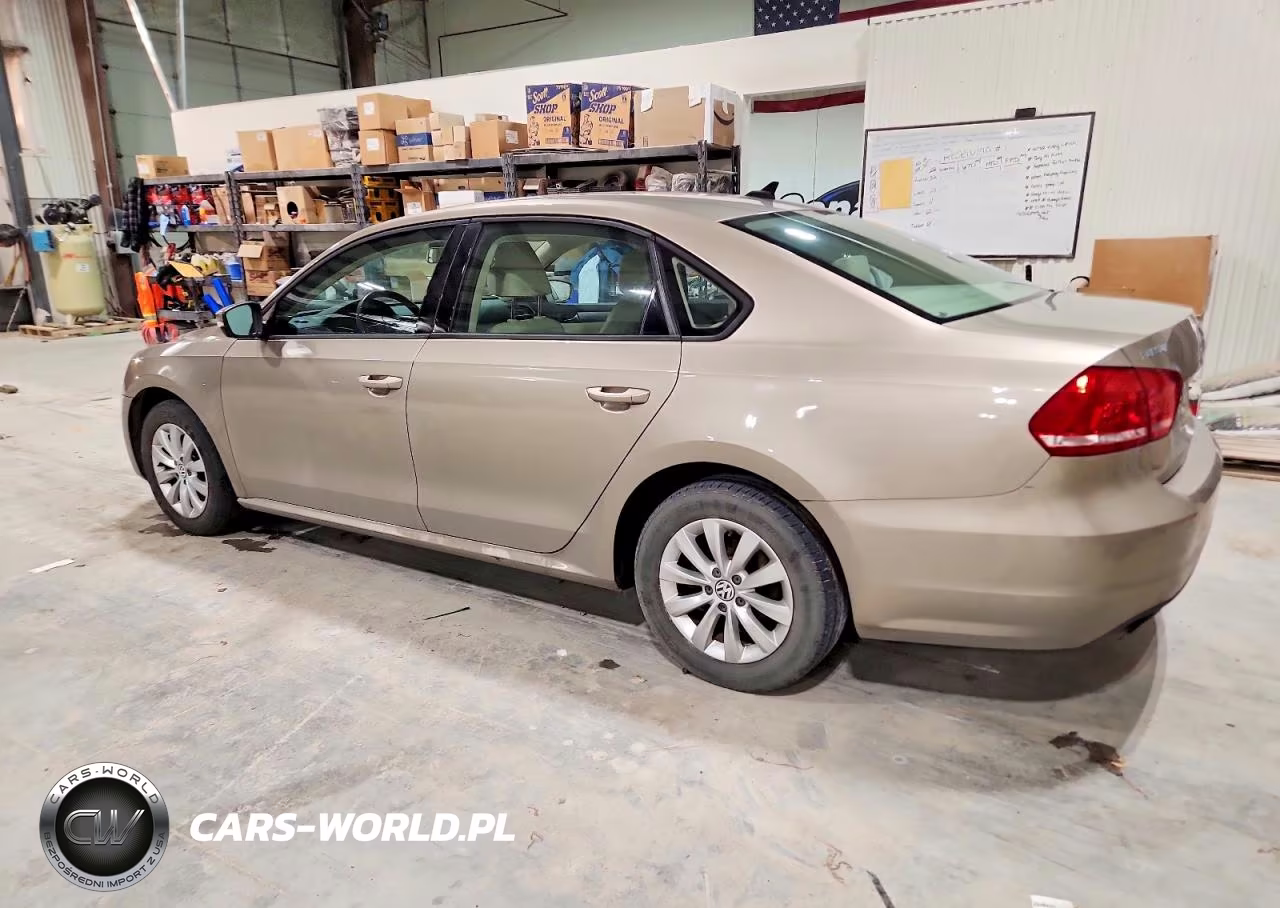 2015 Volkswagen Passat VIN:1VWAT7A36FC057482 - 2