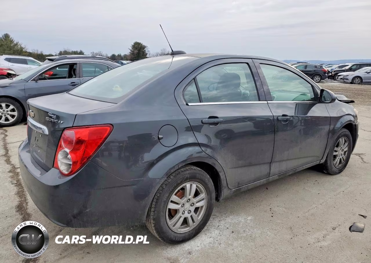 2015 Chevrolet Sonic Lt VIN:1G1JC5SH3F4180693 - 3