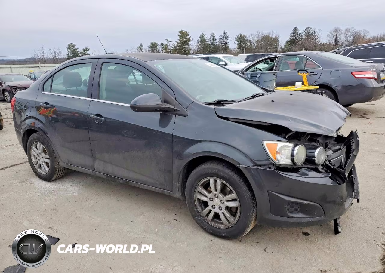 2015 Chevrolet Sonic Lt VIN:1G1JC5SH3F4180693 - 4