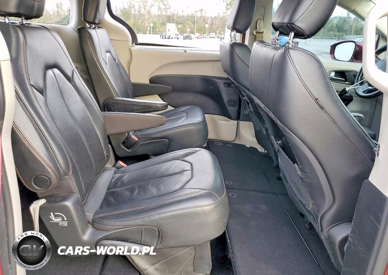 2020 Chrysler Pacifica Touring L VIN:2C4RC1BG9LR215448 - 11