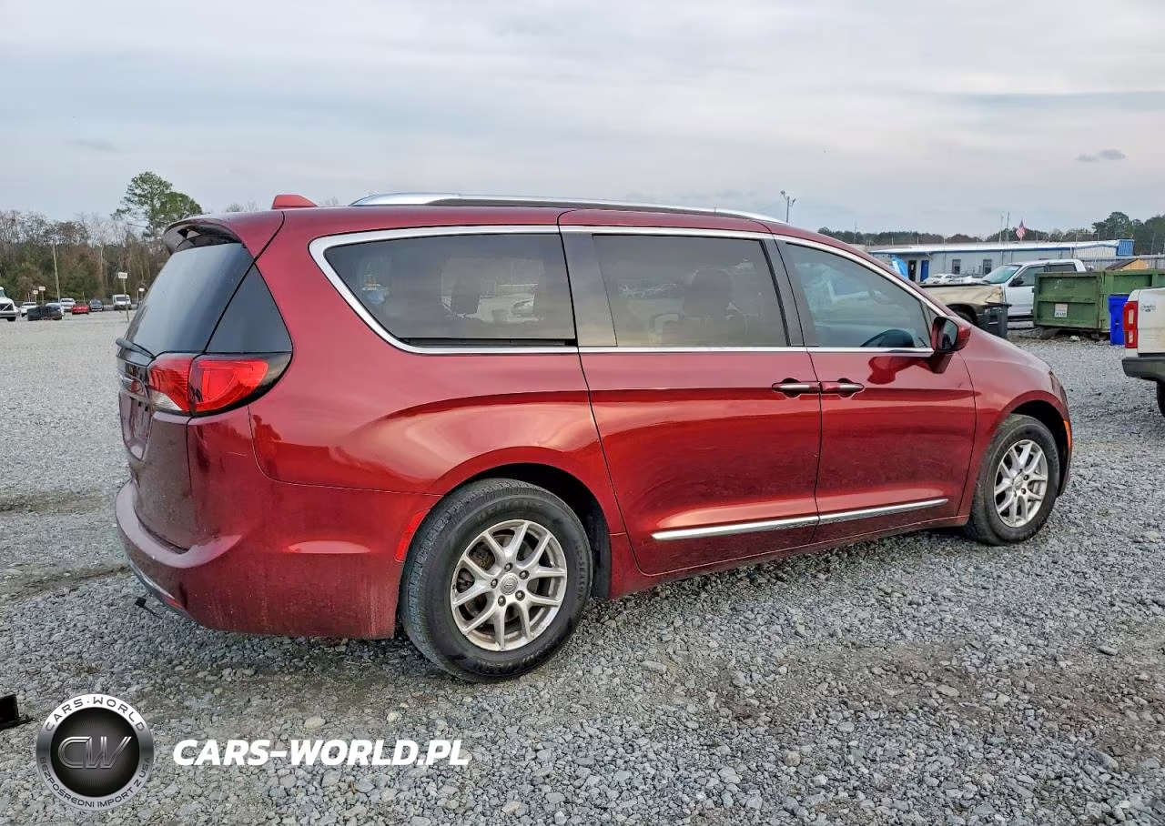 2020 Chrysler Pacifica Touring L VIN:2C4RC1BG9LR215448 - 3