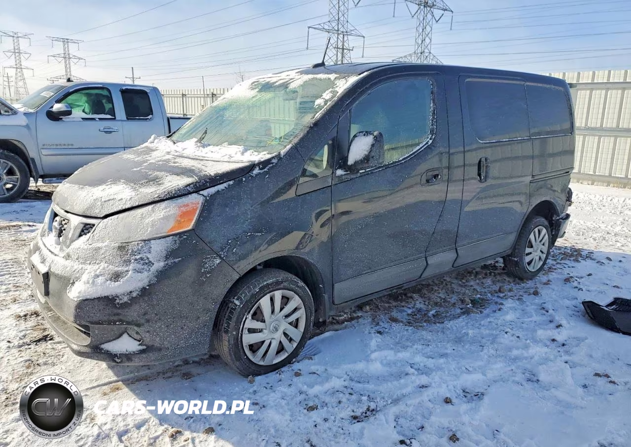 2013 Niss Nv200 2.5S