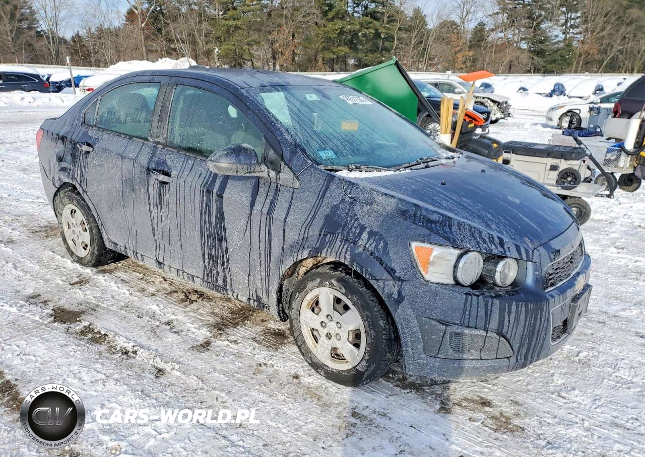 2015 Chevrolet Sonic Ls VIN:1G1JA5SG8F4130269 - 4