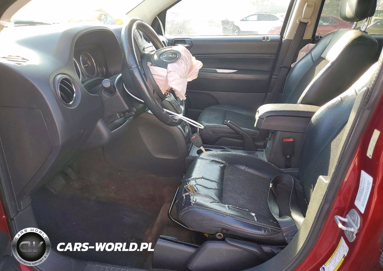 2014 Jeep Compass Latitude VIN:1C4NJCEA8ED529623 - 7