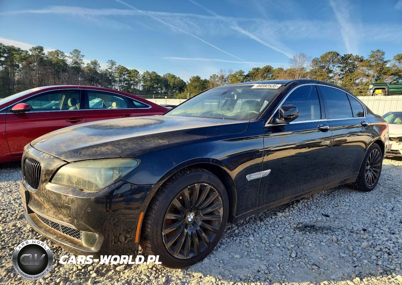 2012 BMW 750