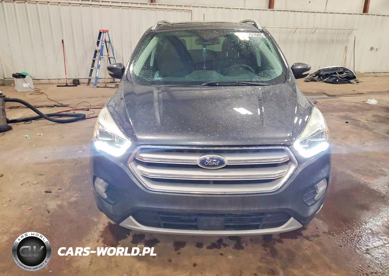 2018 Ford Escape Titanium VIN:1FMCU9J96JUA41421 - 5