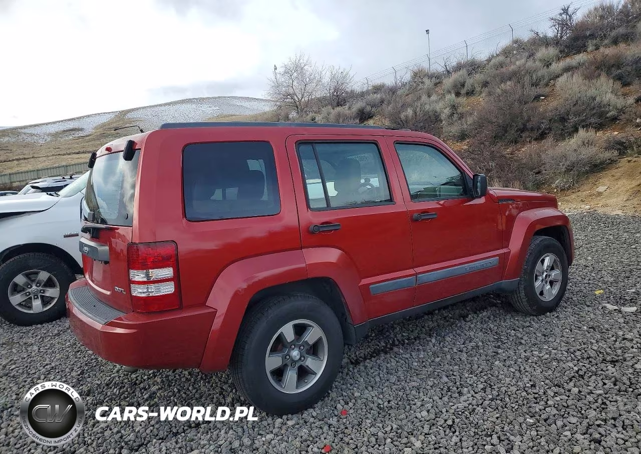 2008 Jeep Liberty Sport VIN:1J8GP28K18W203766 - 3