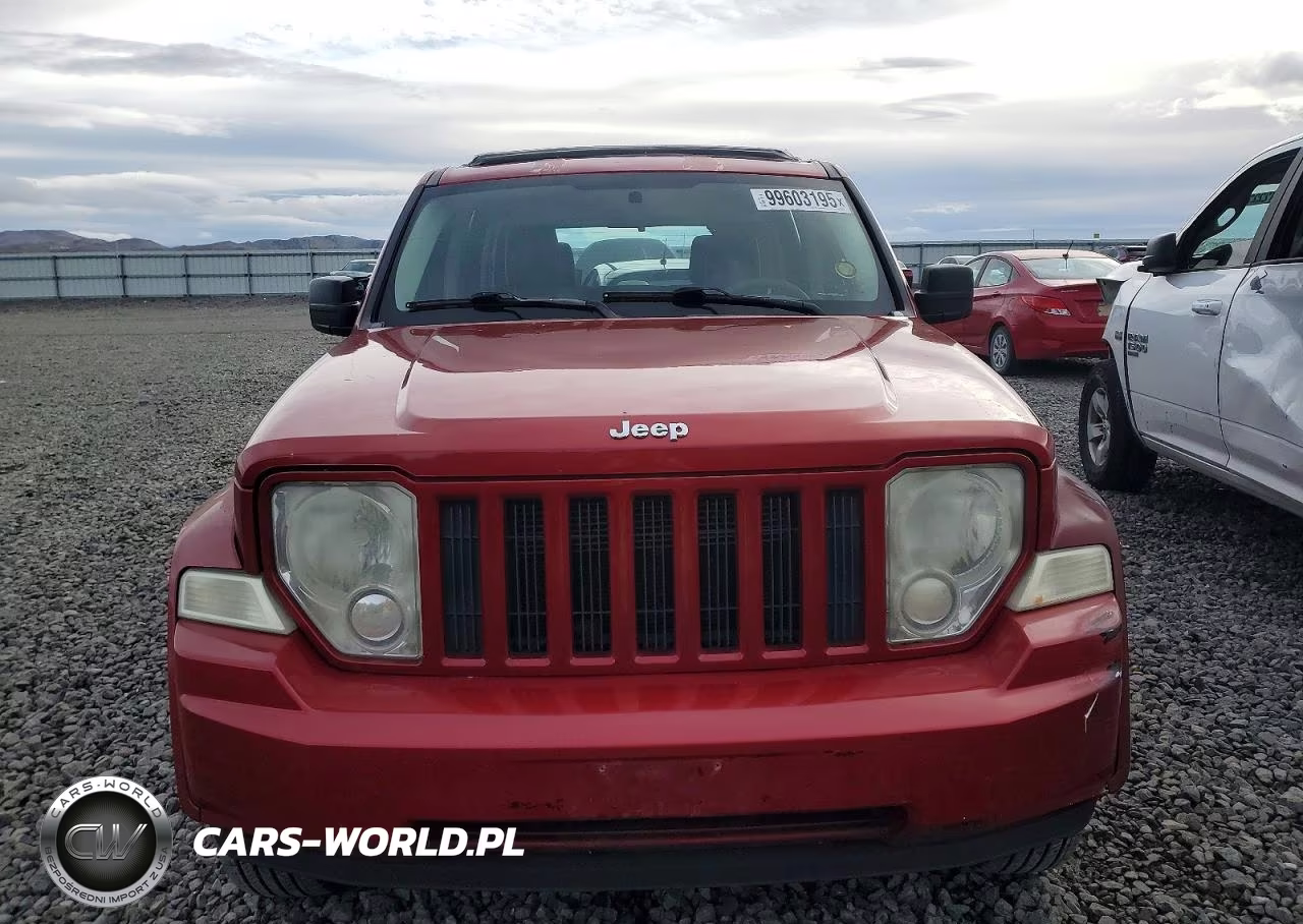 2008 Jeep Liberty Sport VIN:1J8GP28K18W203766 - 5
