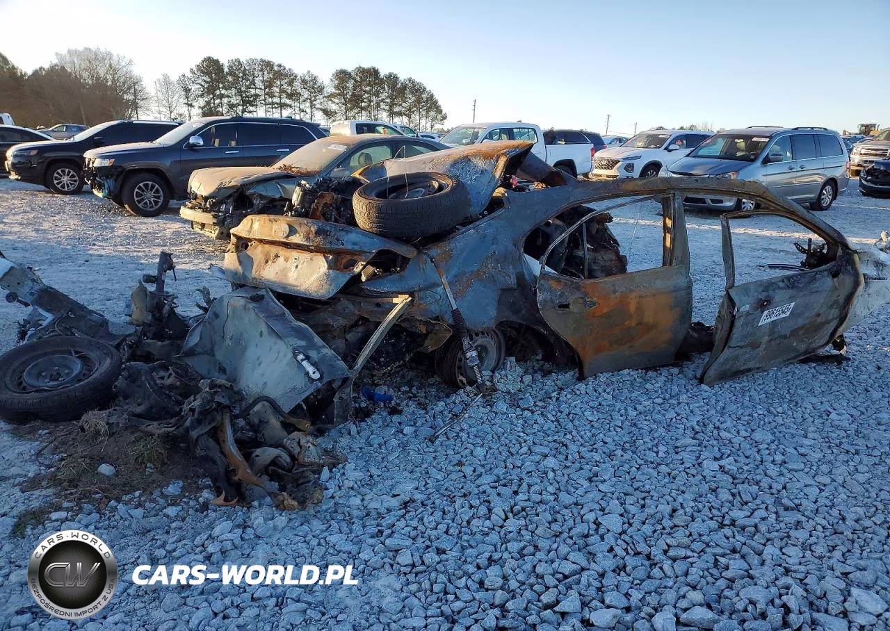 2018 Toyota Camry Le VIN:4T1B31HK0JU001442 - 3