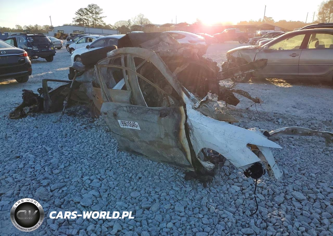 2018 Toyota Camry Le VIN:4T1B31HK0JU001442 - 4