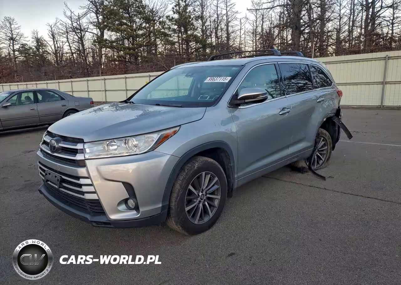 2017 Toyota Highlander Se