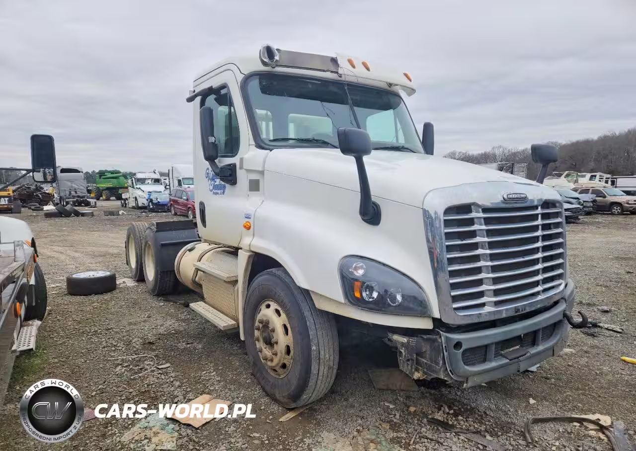 2018 Freightliner Cascadia 125 Semi Truck