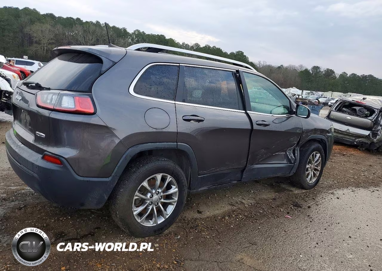 2019 Jeep Cherokee Latitude Plus VIN:1C4PJMLB2KD126145 - 3