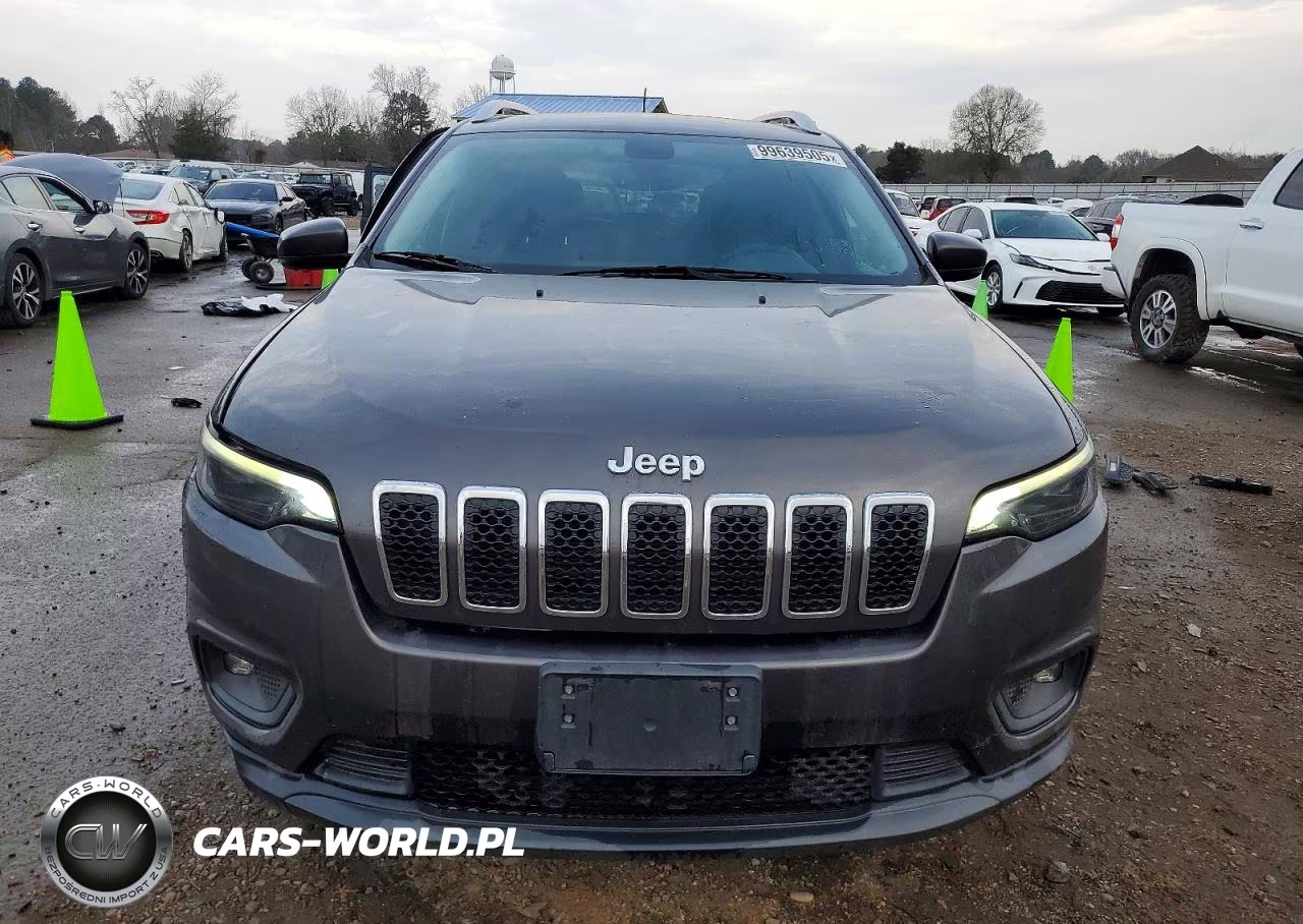 2019 Jeep Cherokee Latitude Plus VIN:1C4PJMLB2KD126145 - 5