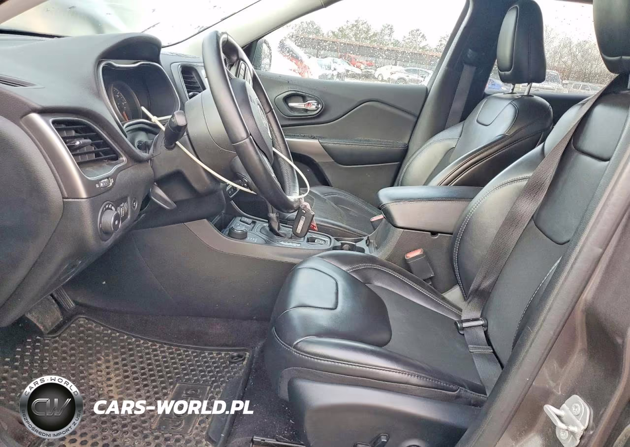 2019 Jeep Cherokee Latitude Plus VIN:1C4PJMLB2KD126145 - 7