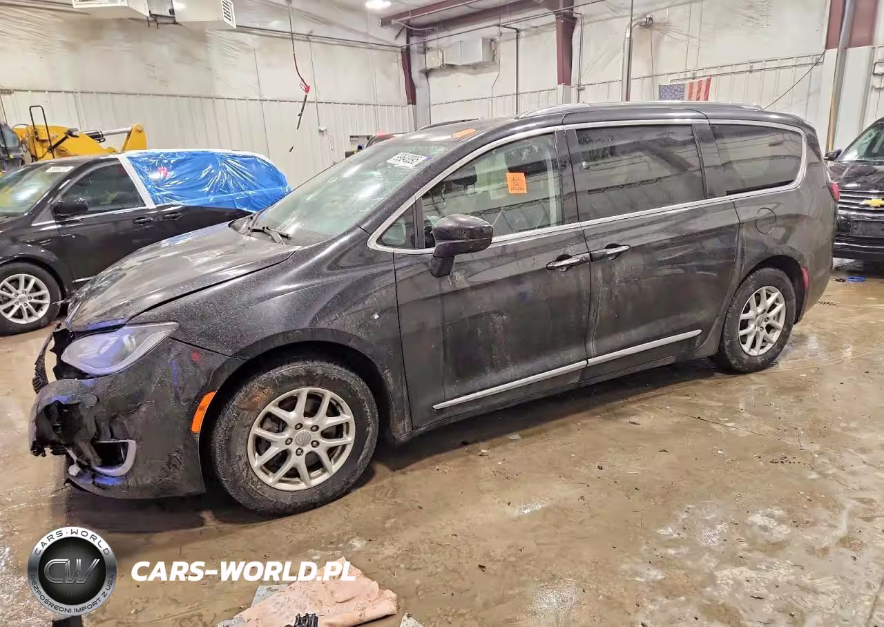 2020 Chrysler Pacifica Touring L