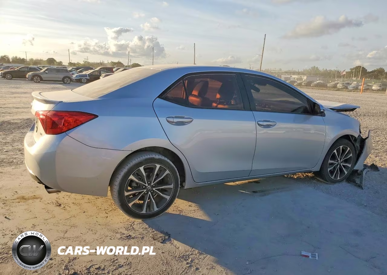 2018 Toyota Corolla L VIN:5YFBURHE8JP807150 - 3