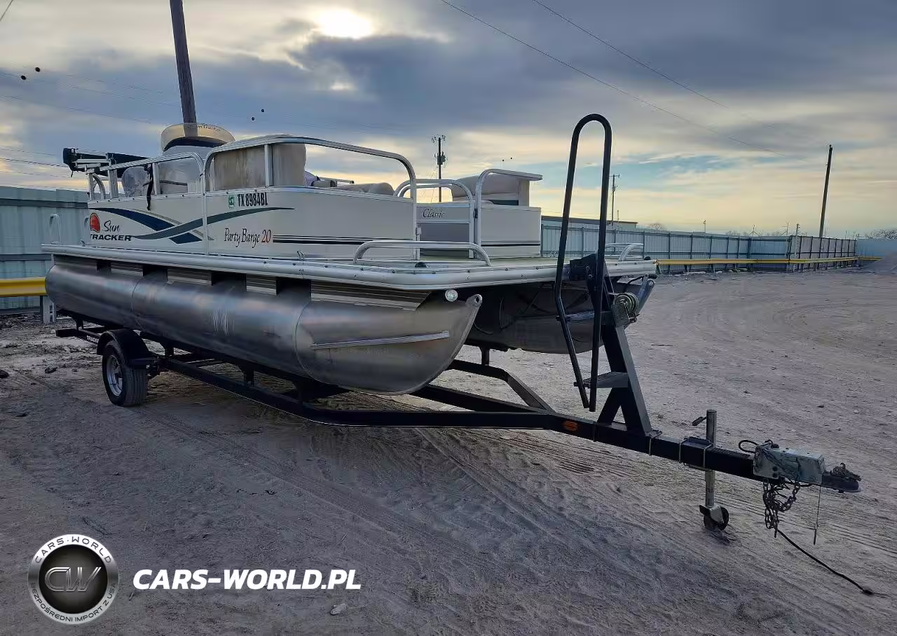 2011 Sun Tracker Suntracker