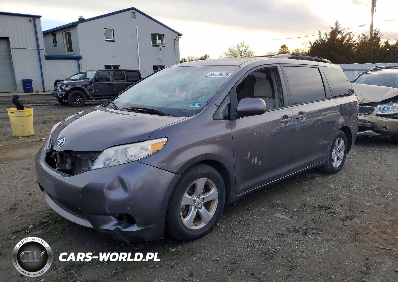 2013 Toyota Sienna Le