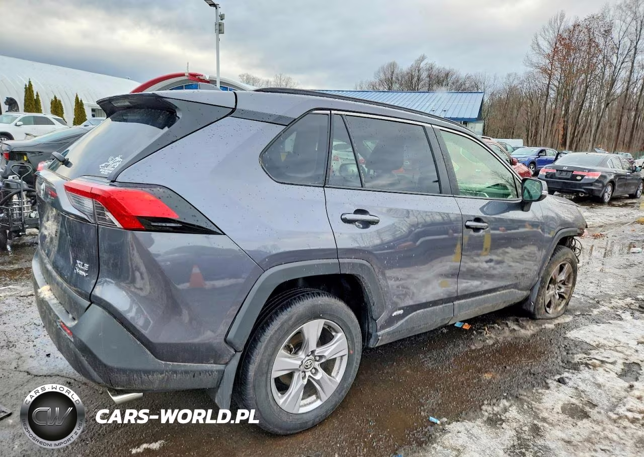 2025 Toyota Rav4 Xle VIN:JTMRWRFV9SD277917 - 3