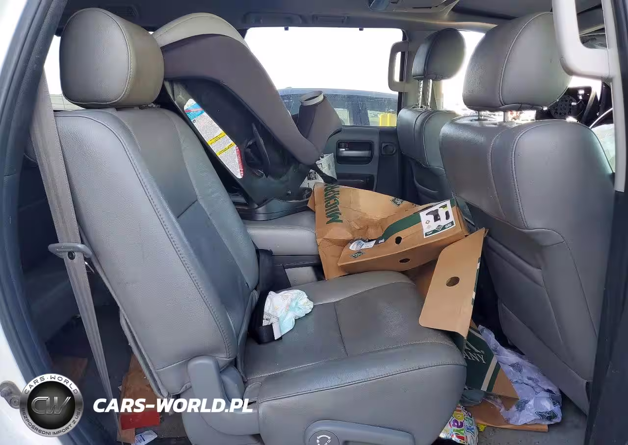 2011 Toyota Sequoia Platinum VIN:5TDDW5G17BS041415 - 11