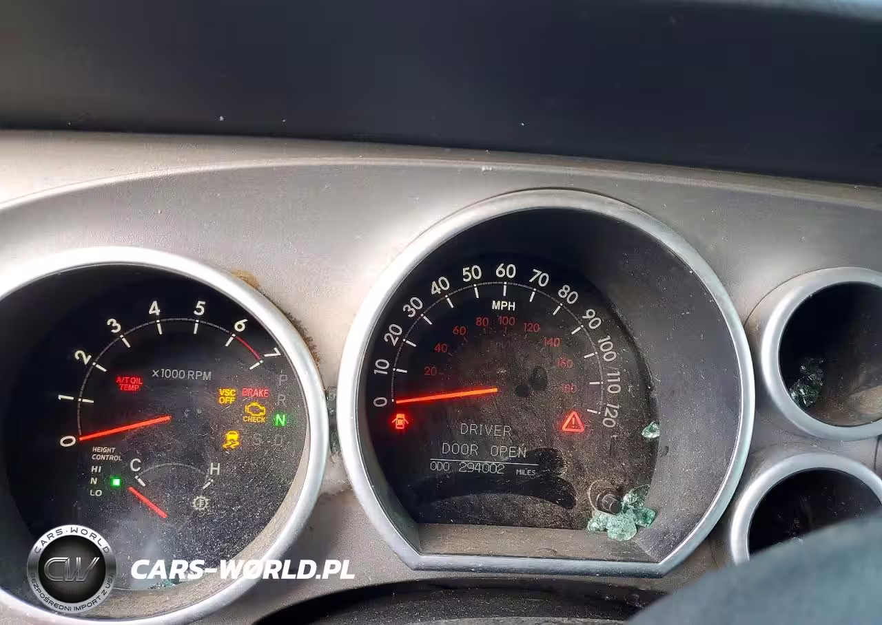 2011 Toyota Sequoia Platinum VIN:5TDDW5G17BS041415 - 9