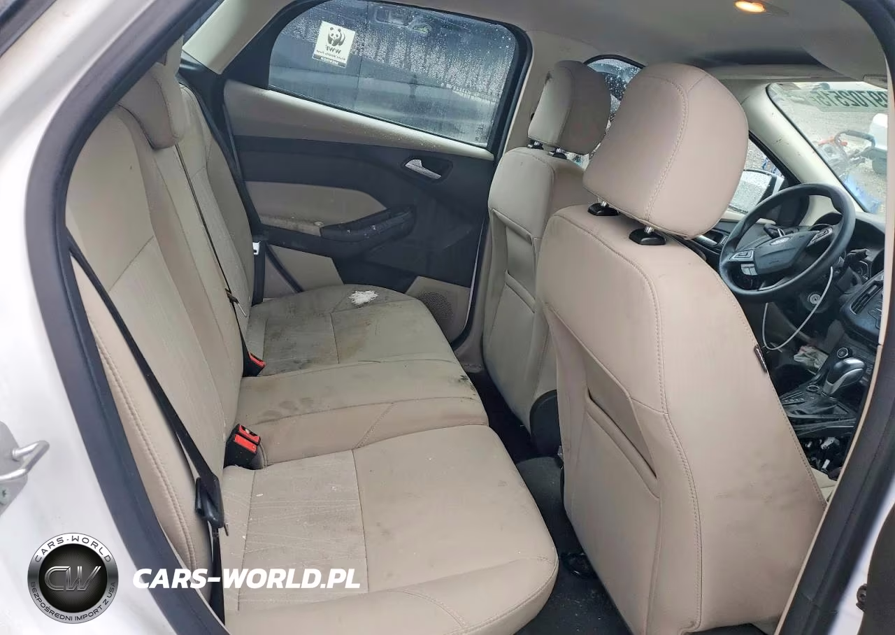 2016 Ford Focus Se VIN:1FADP3K28GL232471 - 10