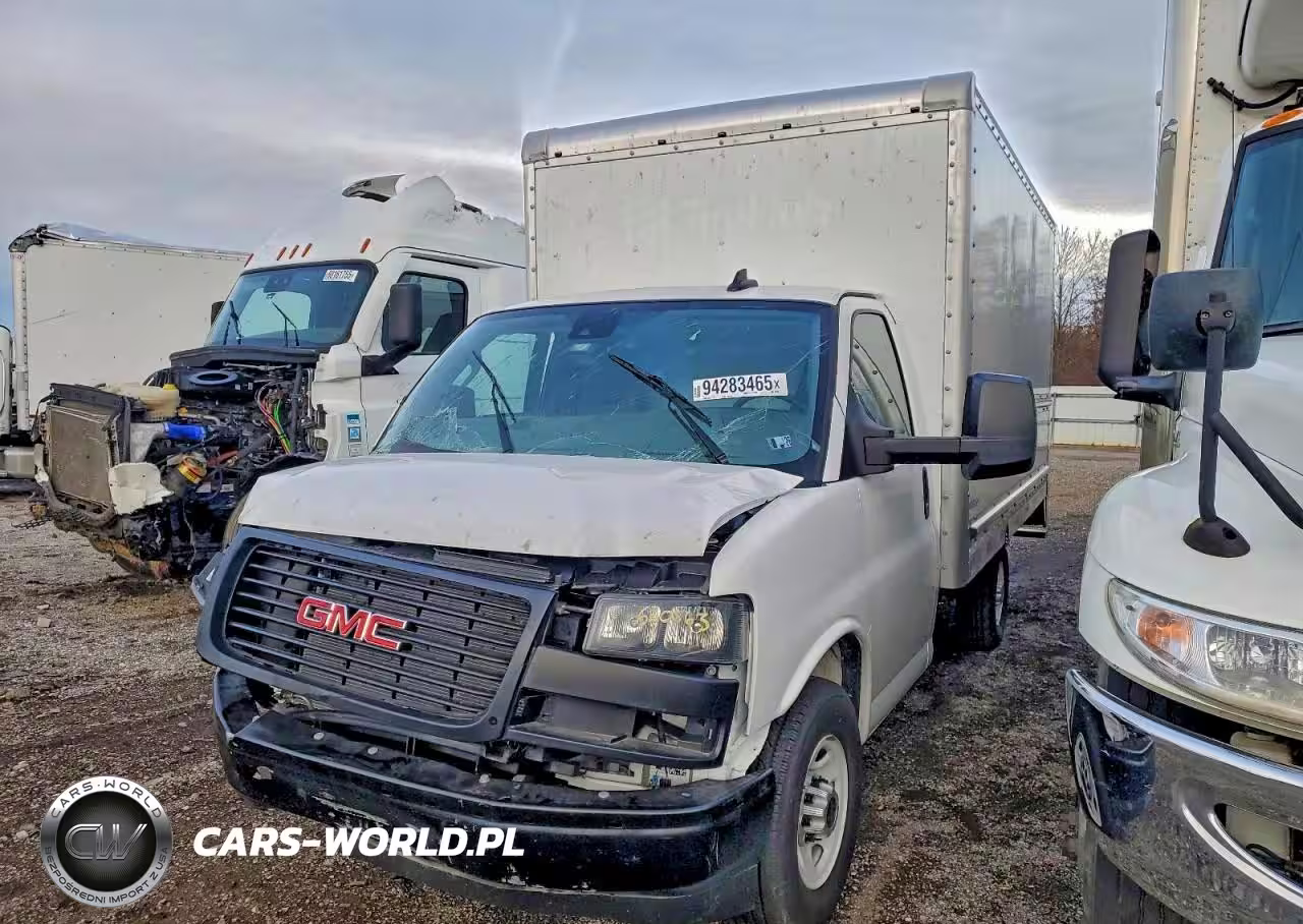 2025 GMC Savana Cutaway G3500