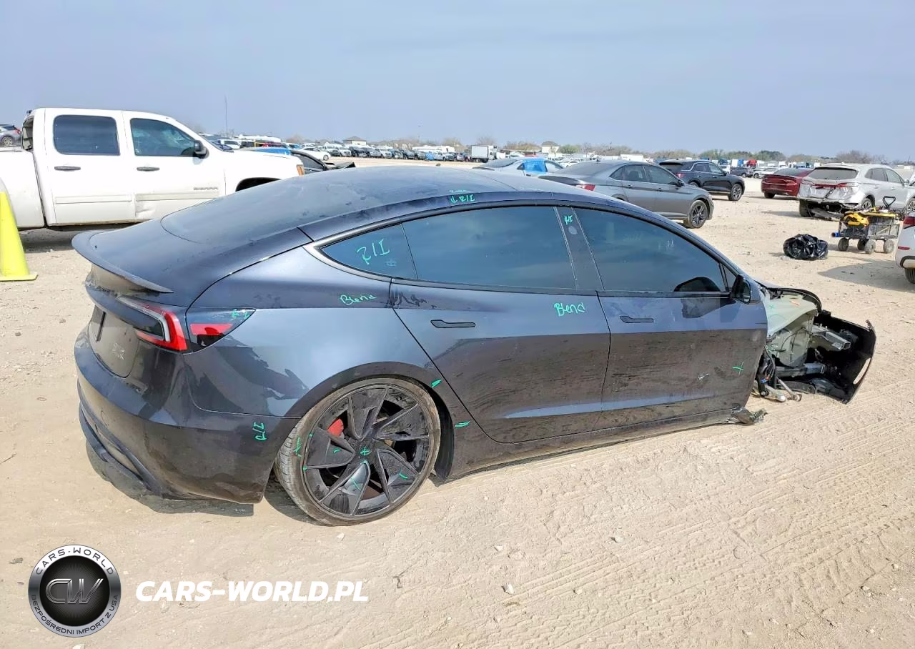 2024 Tesla Model 3 VIN:5YJ3E1ET6RF855825 - 3