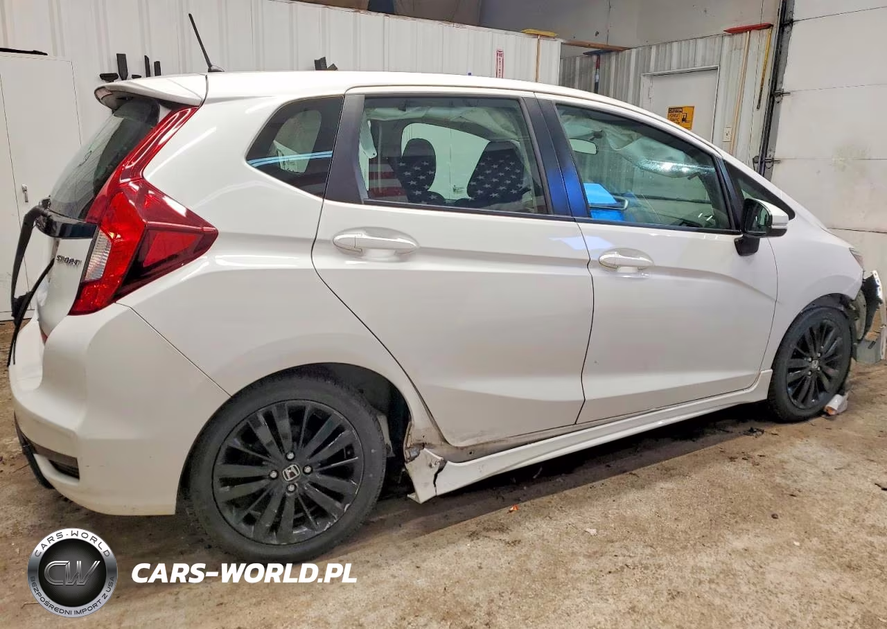 2018 Honda Fit Sport VIN:3HGGK5H60JM723264 - 3