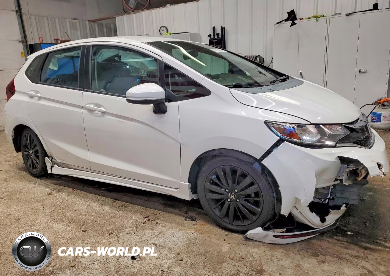 2018 Honda Fit Sport VIN:3HGGK5H60JM723264 - 4