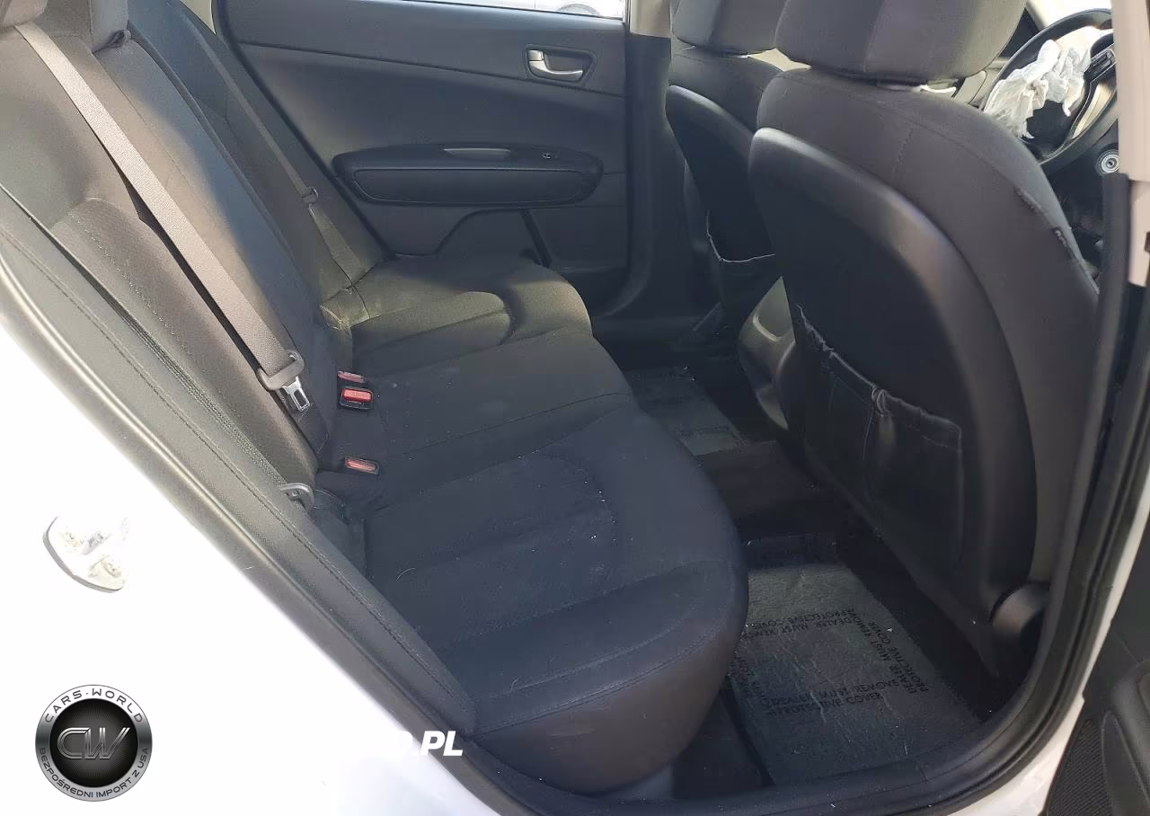 2018 Kia Optima Lx VIN:5XXGT4L31JG197957 - 10