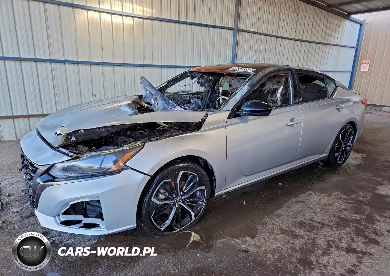 2023 Nissan Altima Sr