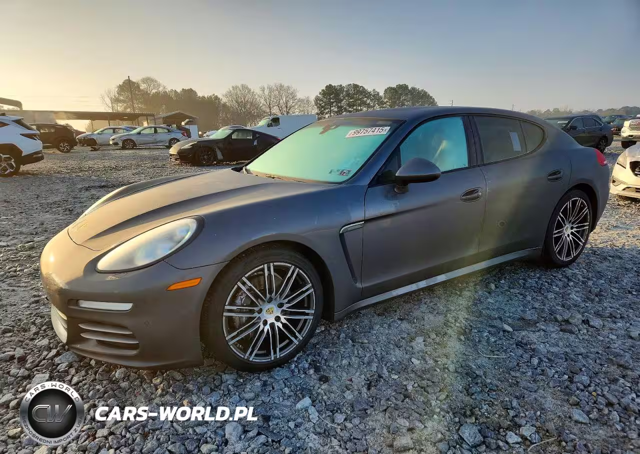 2016 Porsche Panamera 2
