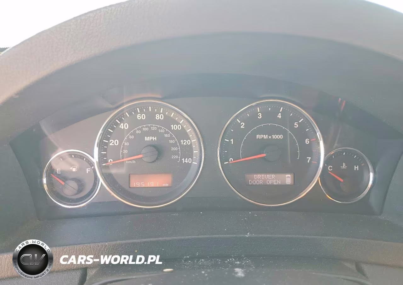 2010 Jeep Grand Cherokee Laredo VIN:1J4PS4GK5AC160022 - 9