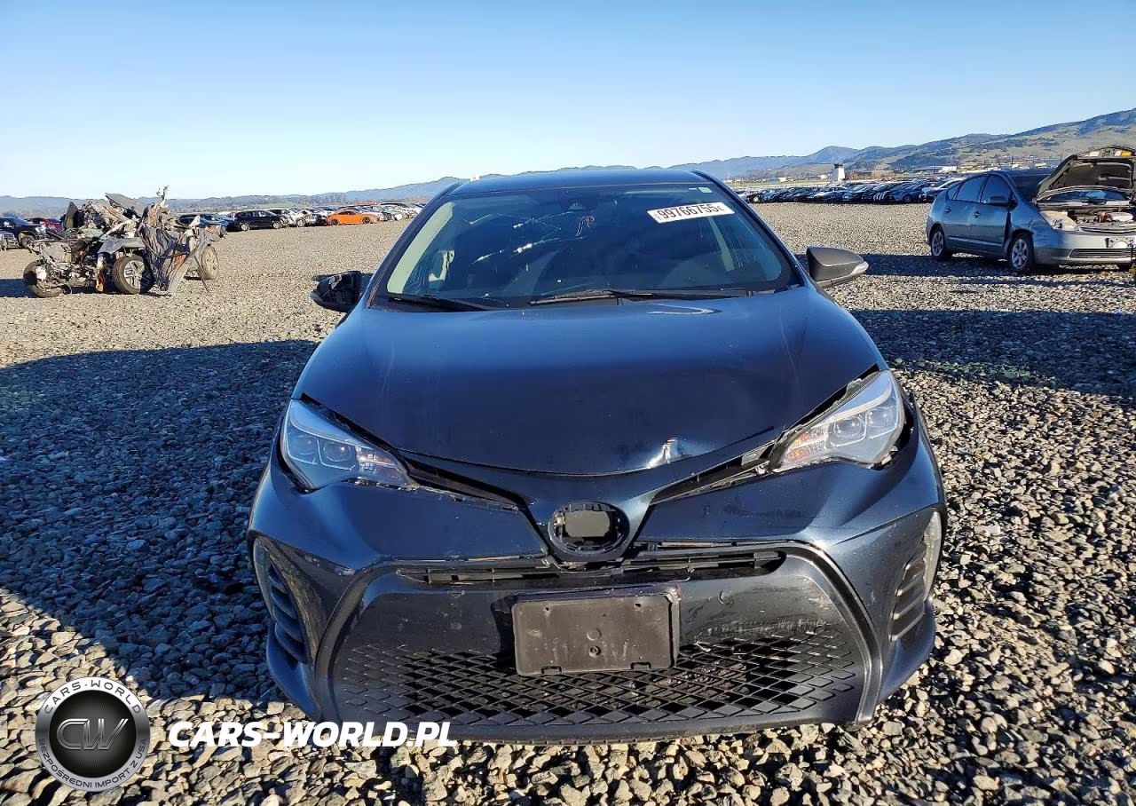 2018 Toyota Corolla L VIN:2T1BURHE6JC071471 - 5