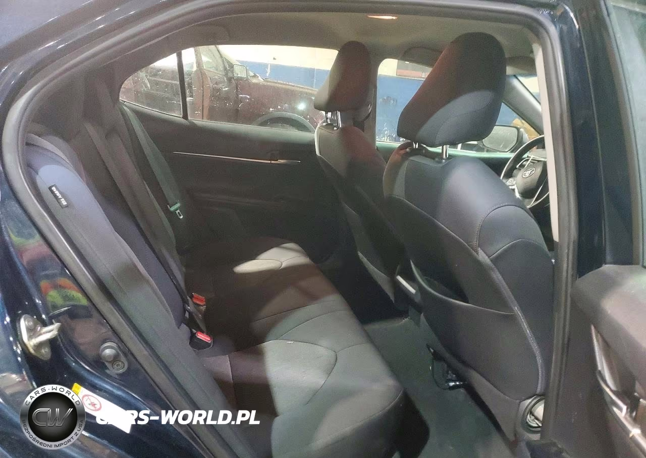 2019 Toyota Camry L VIN:4T1B11HK5KU714456 - 10