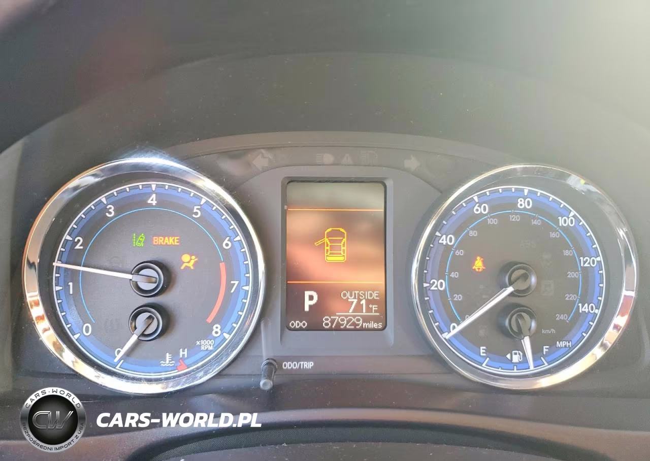 2017 Toyota Corolla L VIN:5YFBURHE0HP736956 - 9