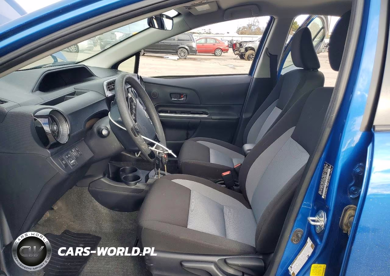 2019 Toyota Prius C L VIN:JTDKDTB30K1625520 - 7