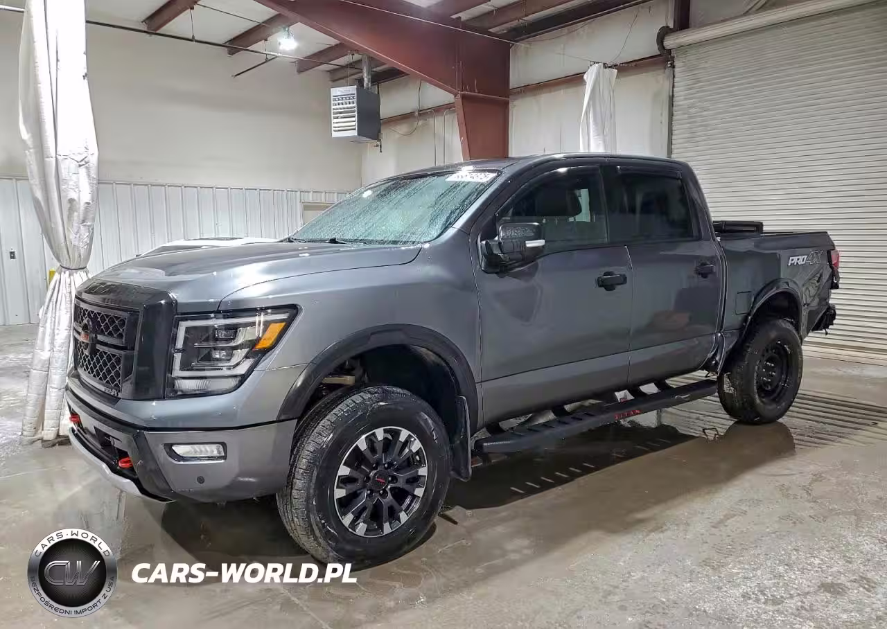 2022 Nissan Titan Sv