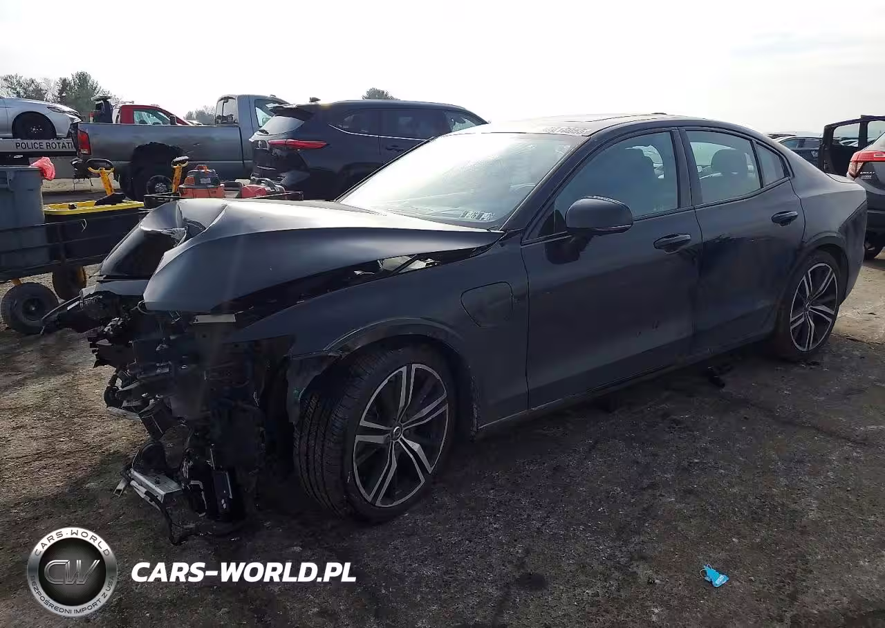 2019 Volvo S60 T8 R-Design