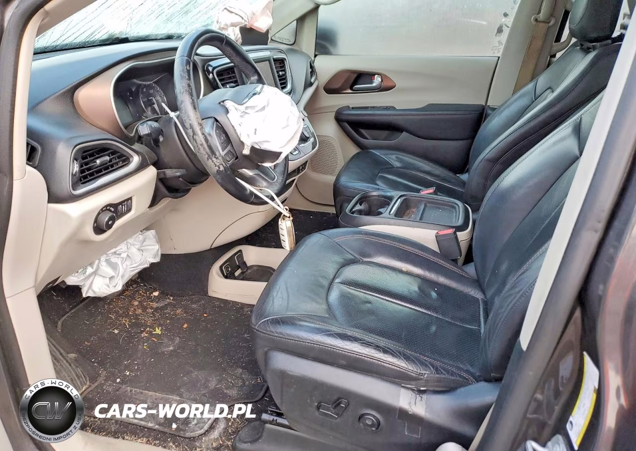 2018 Chrysler Pacifica Touring L VIN:2C4RC1BG6JR118947 - 7