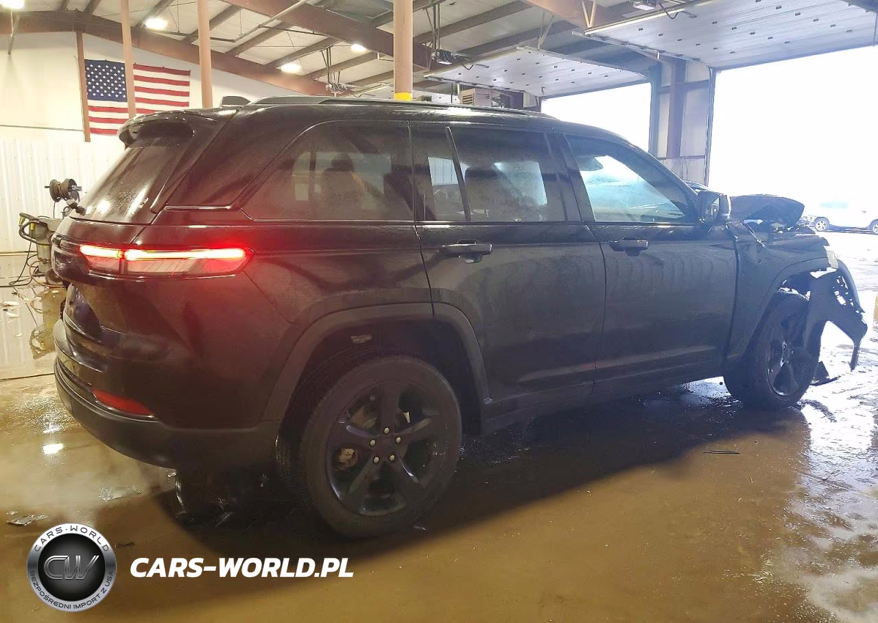 2024 Jeep Grand Cherokee Laredo VIN:1C4RJHAG9RC215502 - 3