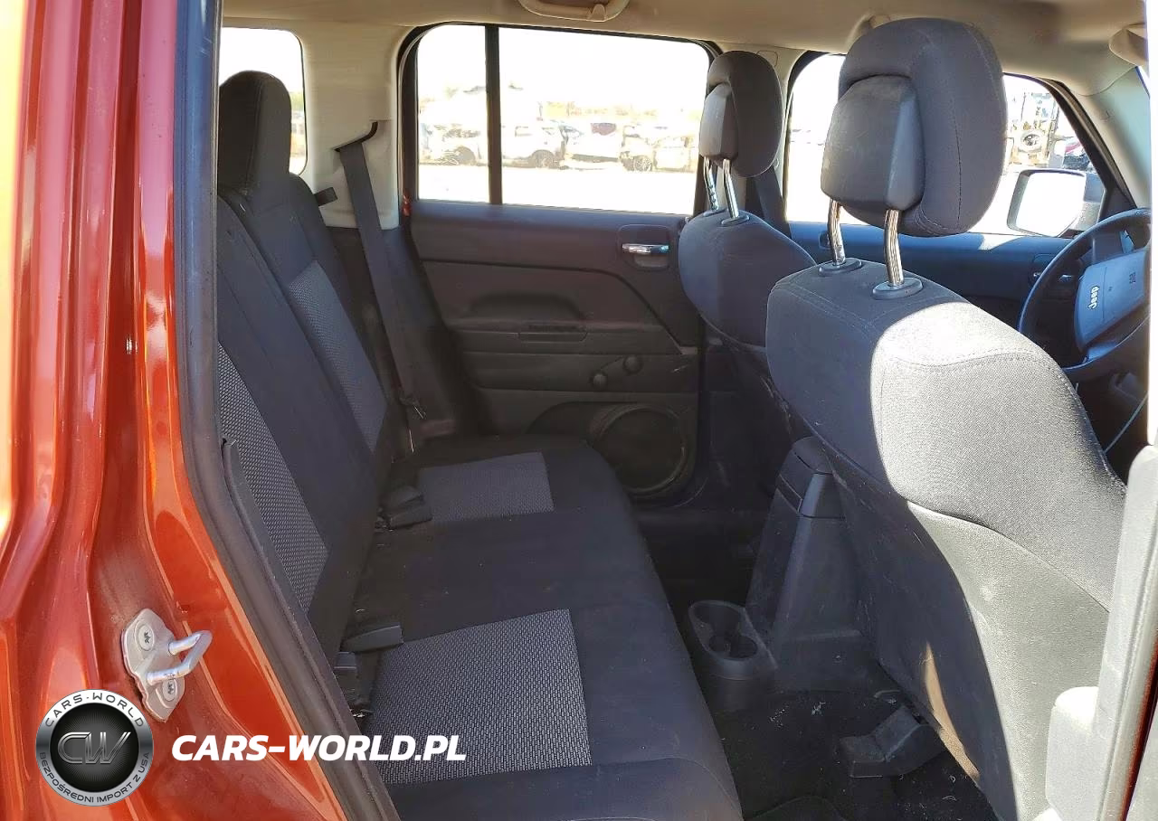 2010 Jeep Patriot Sport VIN:1J4NT2GBXAD516046 - 10