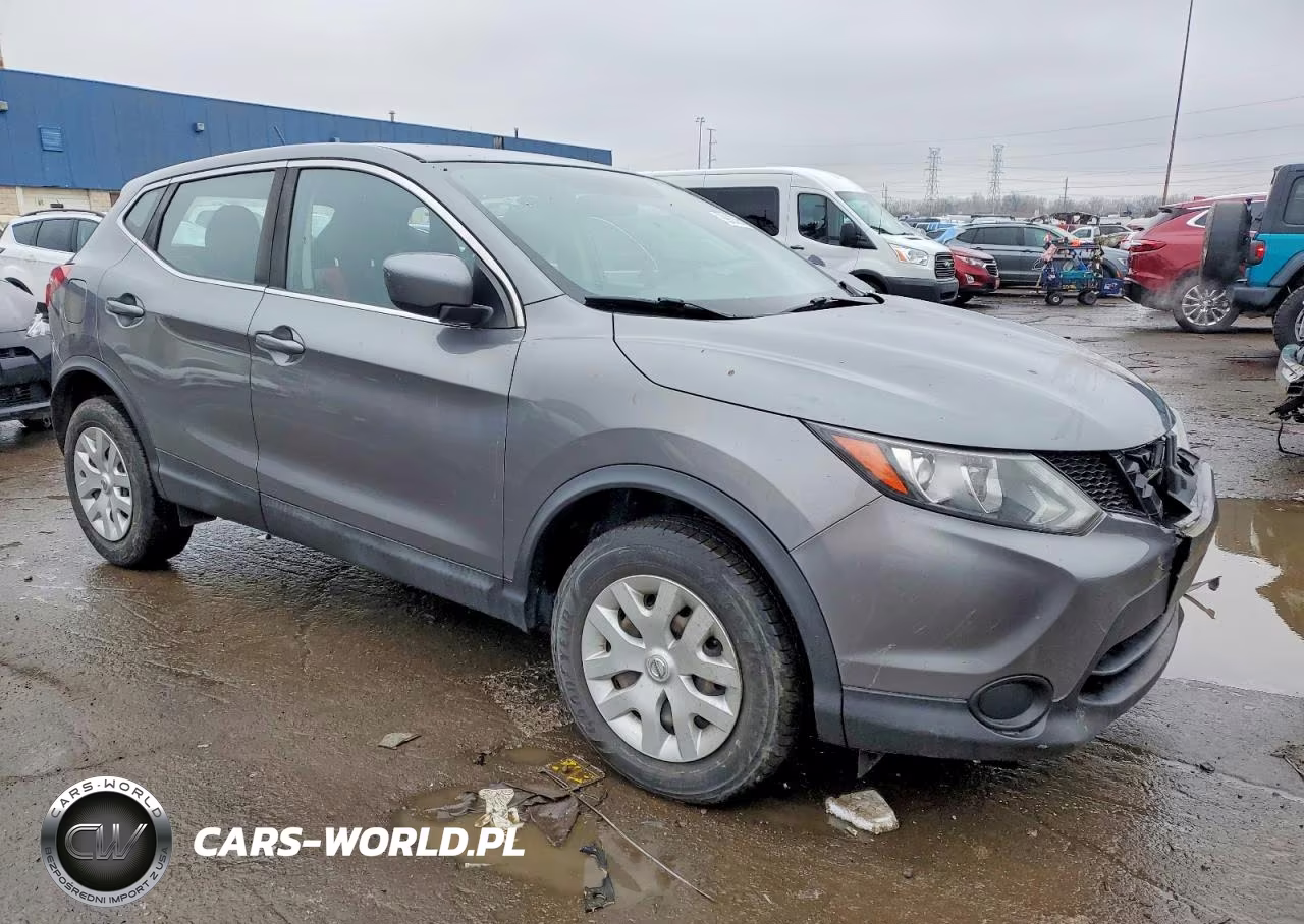 2018 Nissan Rogue Sport S VIN:JN1BJ1CPXJW155239 - 4