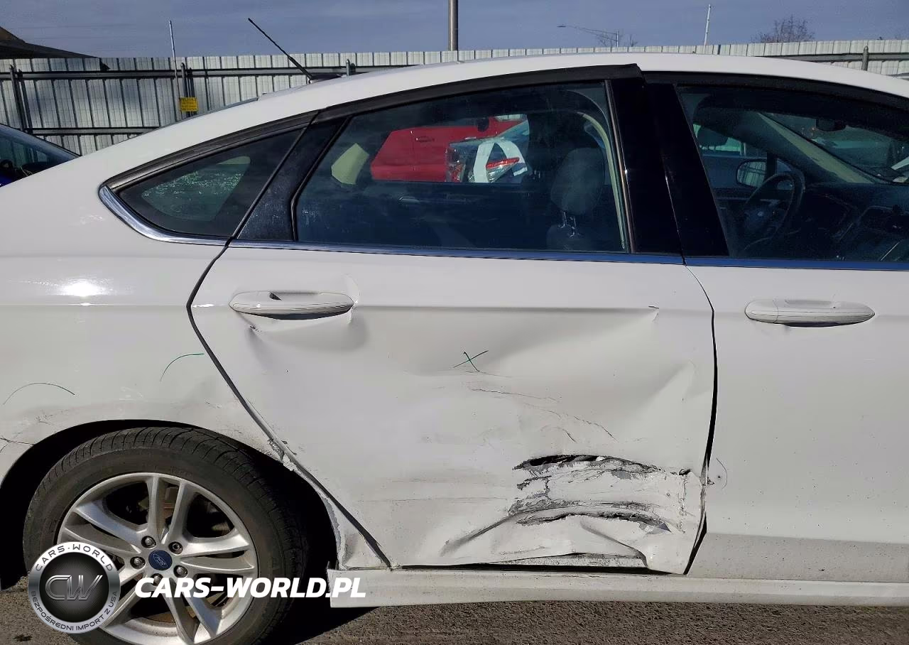 2018 Ford Fusion Se Hybrid VIN:3FA6P0LU4JR117303 - 10
