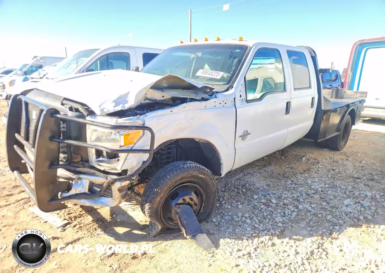 2013 Ford F350 Super Duty Flatbed Truck