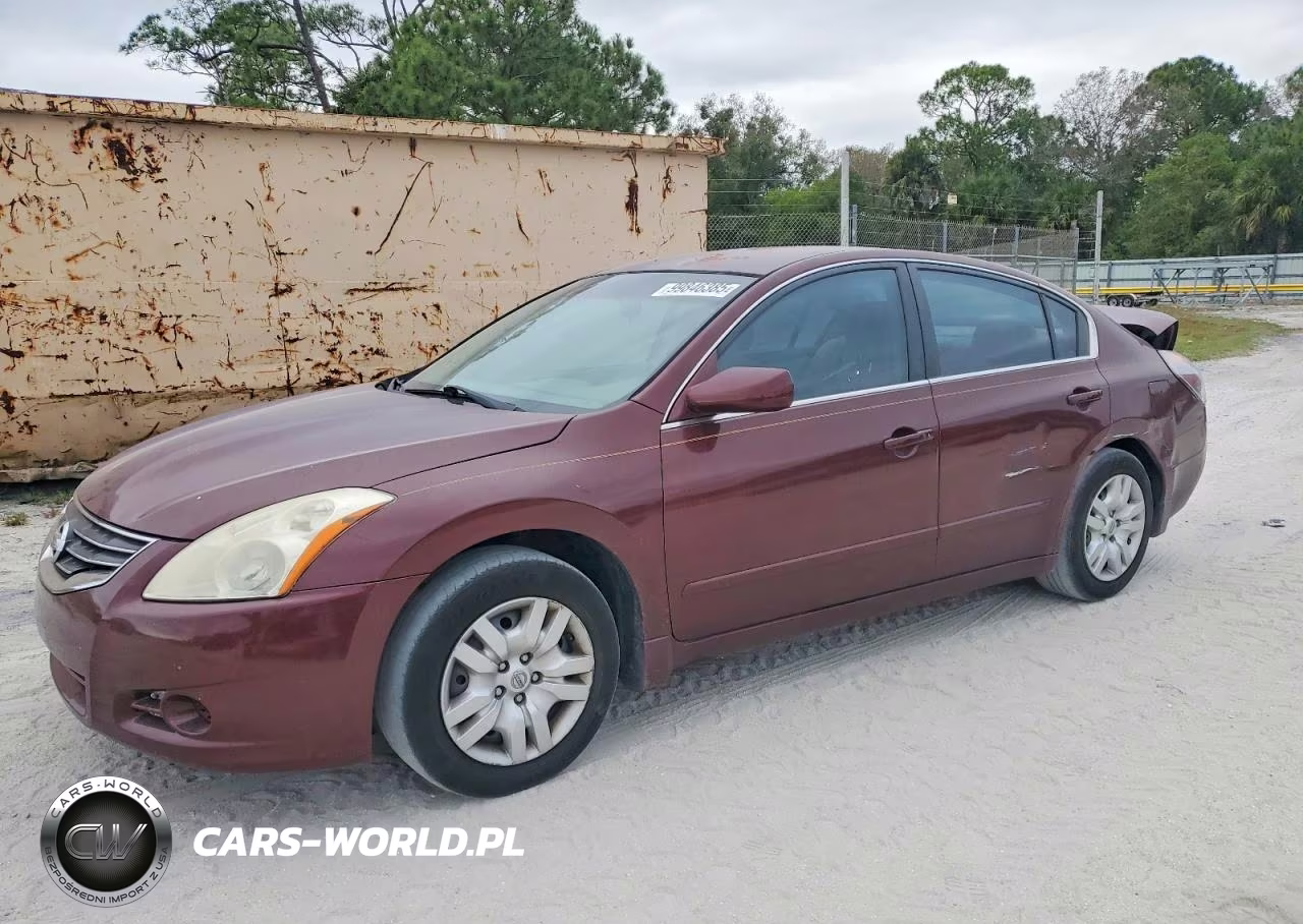 2010 Nissan Altima Base – zdjęcie 1 z 12